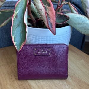 Kate Spade Leather Tellie Bifold Wallet in Maroon